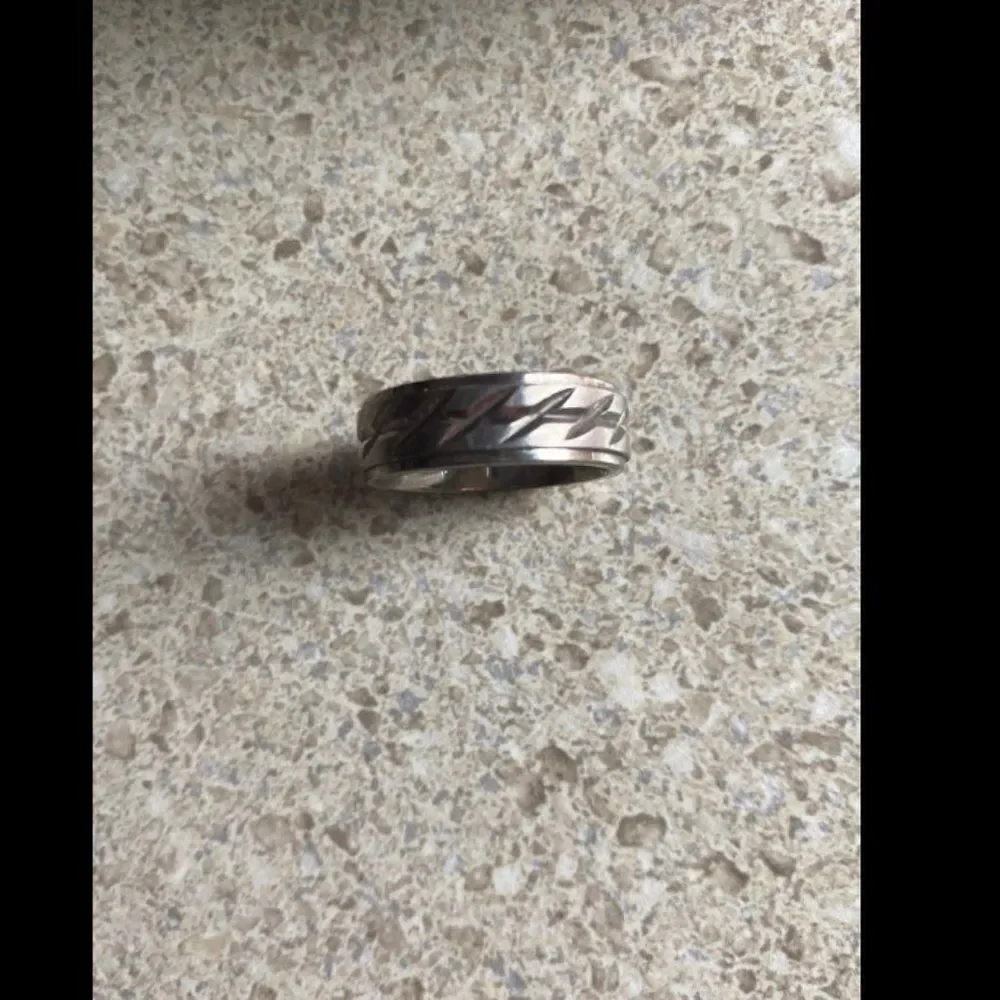 ‎Mens triton titanium wedding band